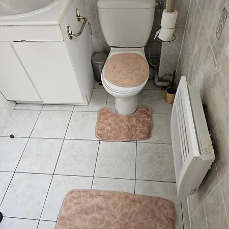 Pour 1a 4 Personnes Sans Cuisine Apartment *